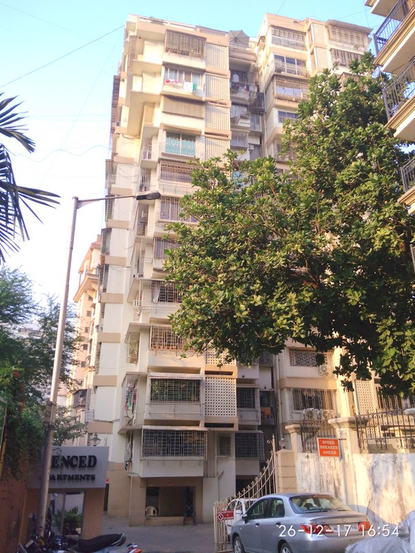 3.5 BHK Semi-Furnished in Cenced, Bandra West