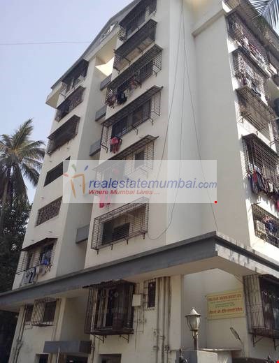 2 BHK Semi-Furnished in Umia CHS , Vile Parle East