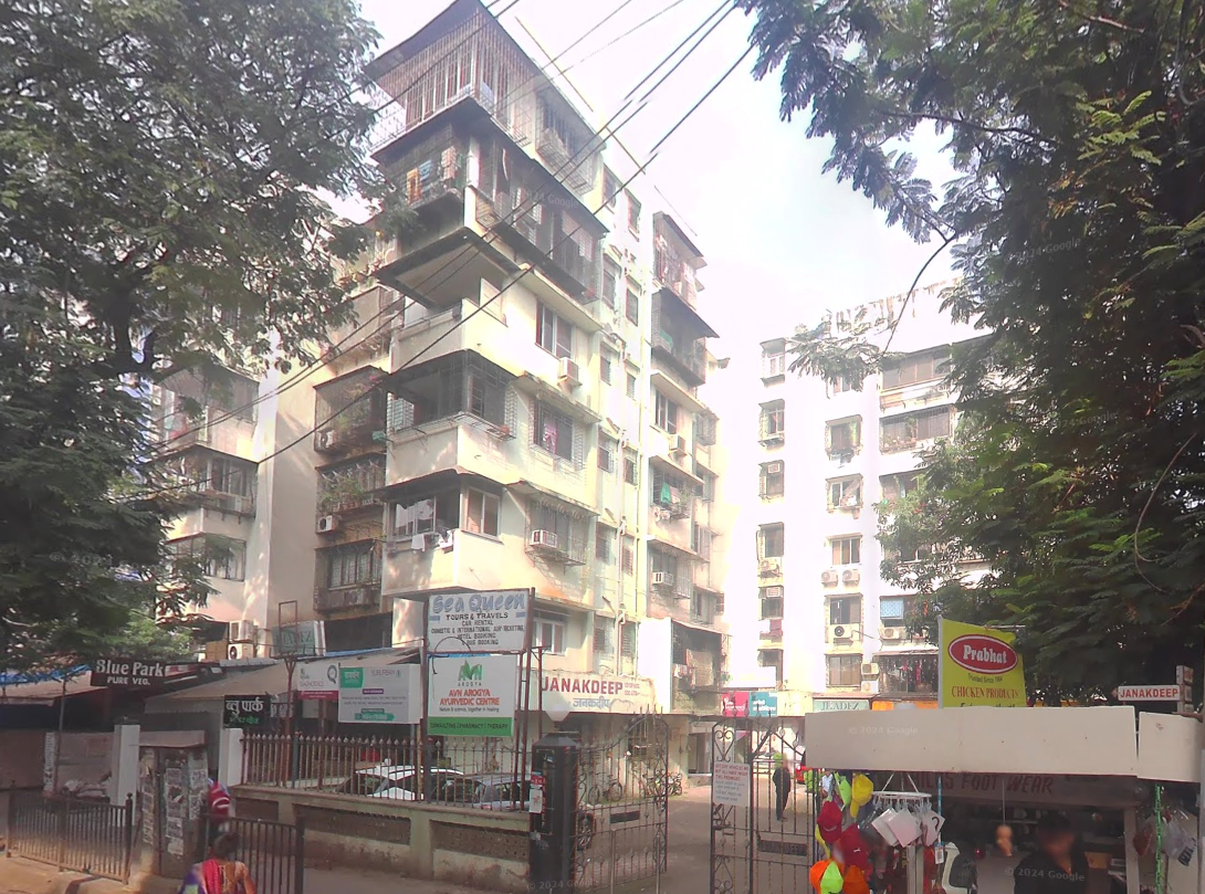 3 BHK Semi-Furnished in Janakdeep Apartment, Andheri West - Photo 2