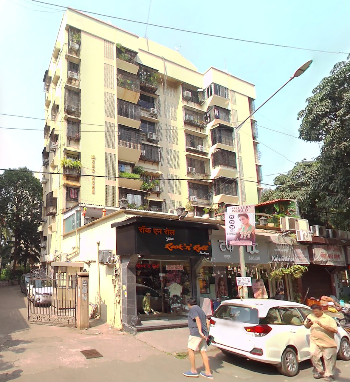 2 BHK Semi-Furnished in Wood Rose , Andheri West