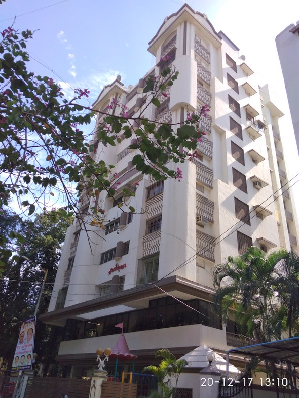 3 BHK Semi Furnished in Aashiyana , Bandra West