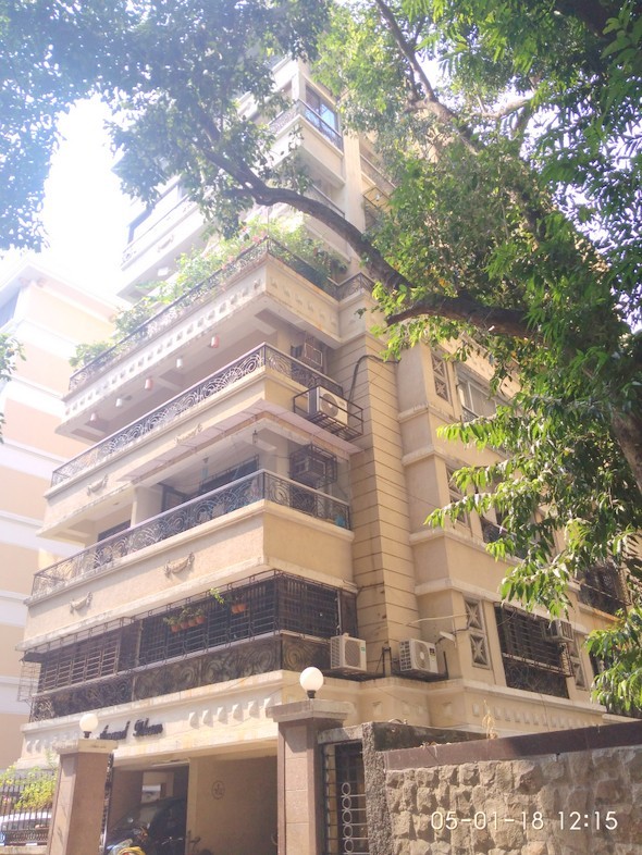 2.5 Semi-Furnished in Sumit Garden Grove , Borivali West