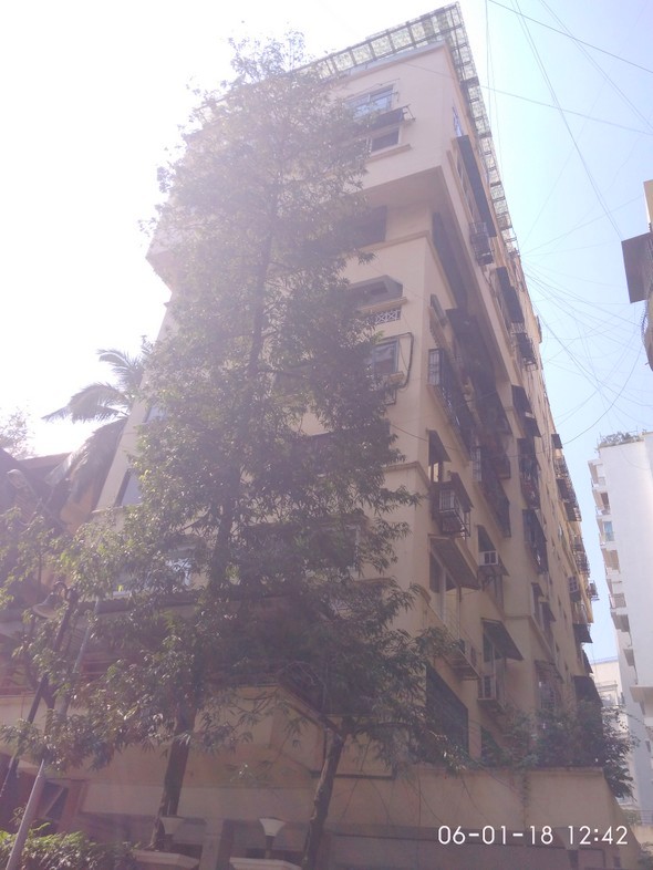 2 BHK in Laxmi Niwas, Khar West