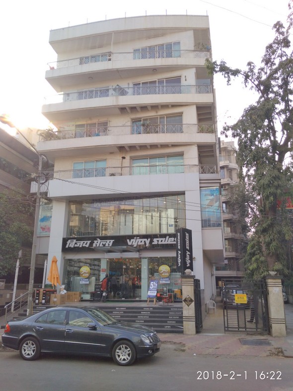 5 BHK in Prime Centre, Santacruz West