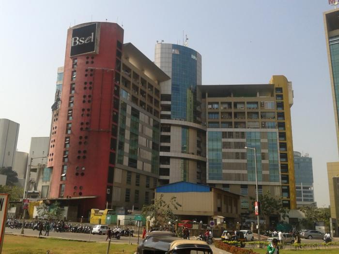 2 BHK Semi-Furnished in Mahendra Heights , Tardeo