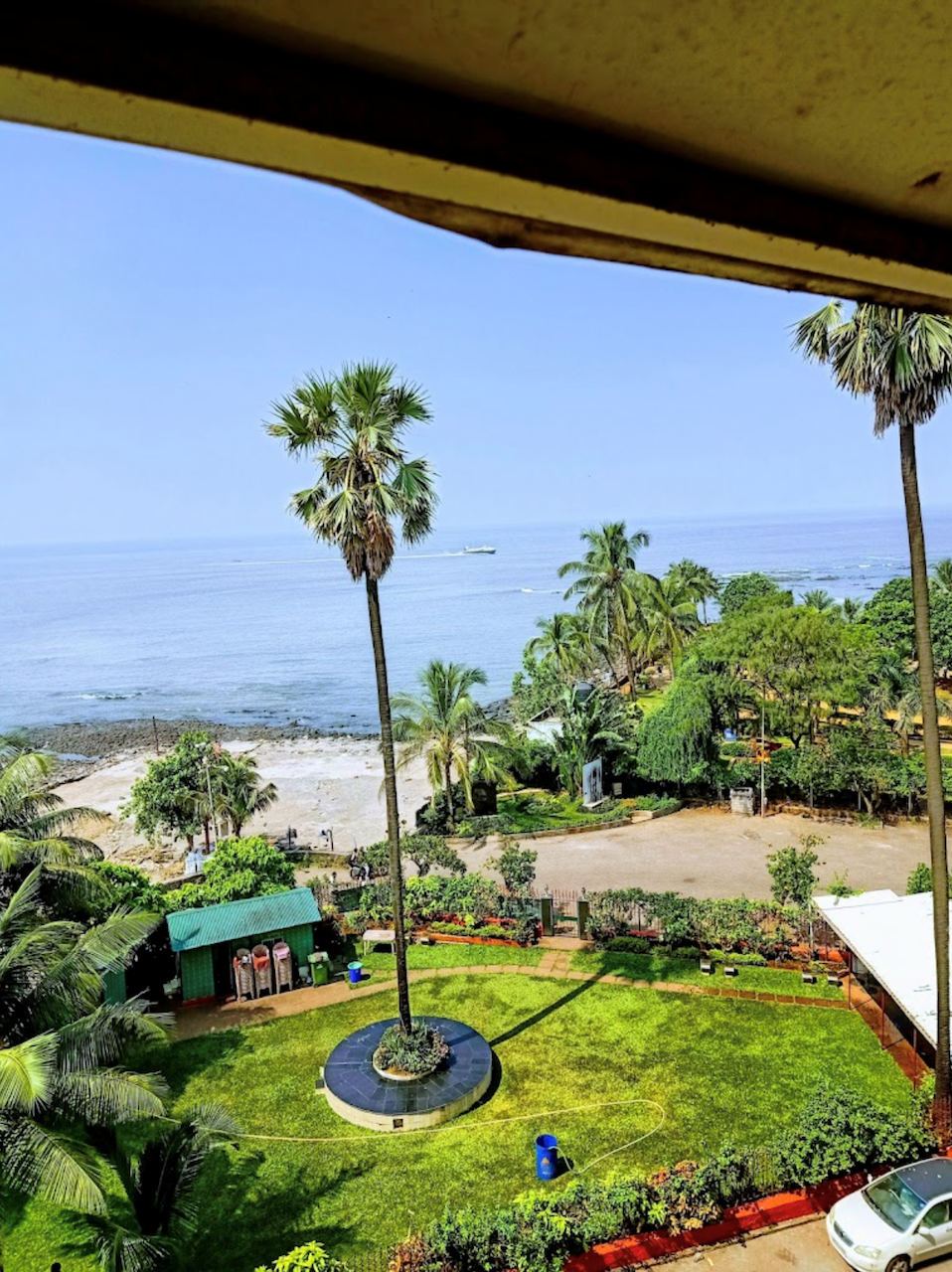 2 BHK Semi-Furnished in Dhaval Ganga, Bandra West - Photo 3