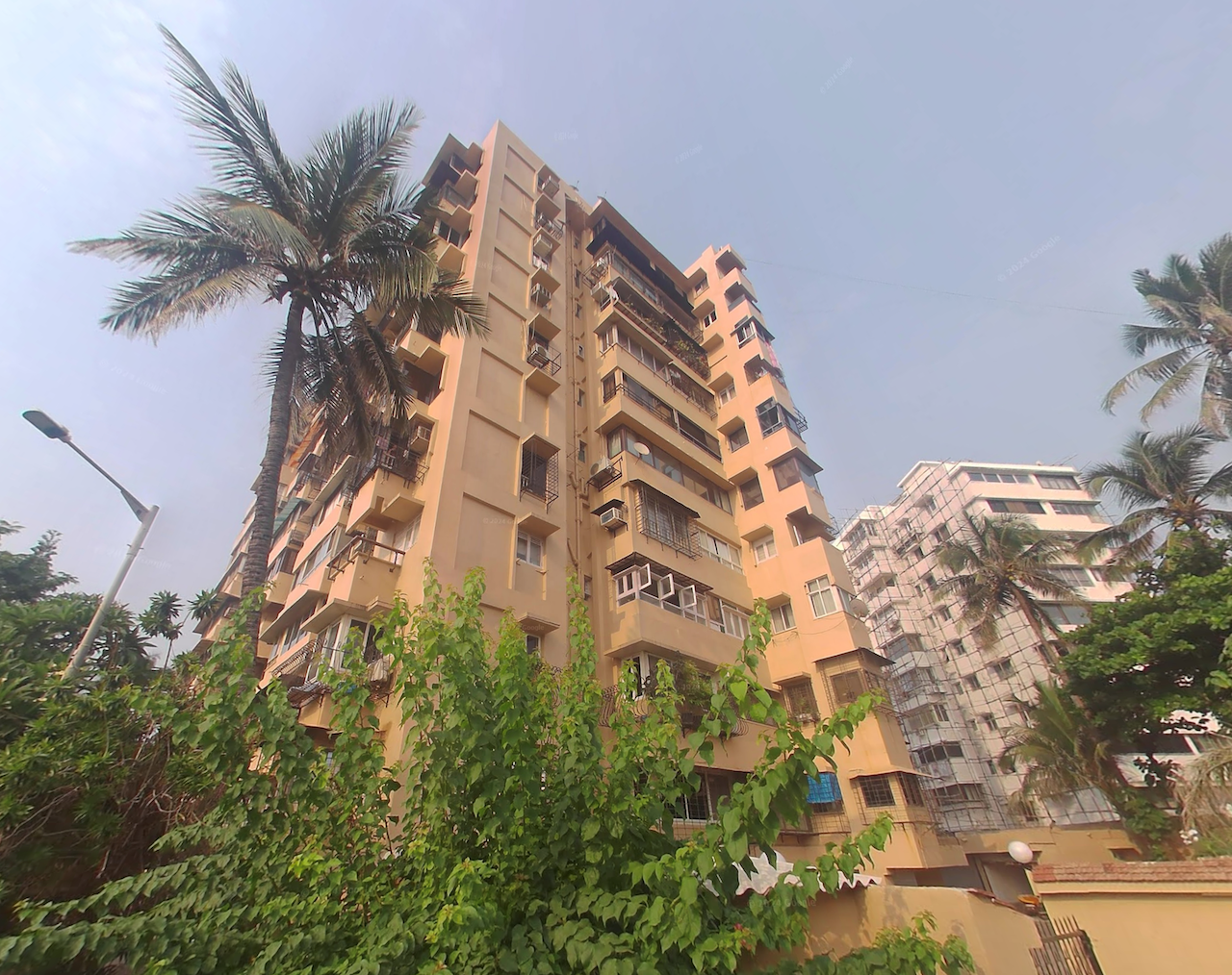 2 BHK Semi-Furnished in Dhaval Ganga, Bandra West - Photo 6