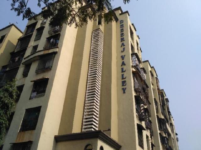 3 BHK Semi-Furnished in Dheeraj Valley , Goregaon East