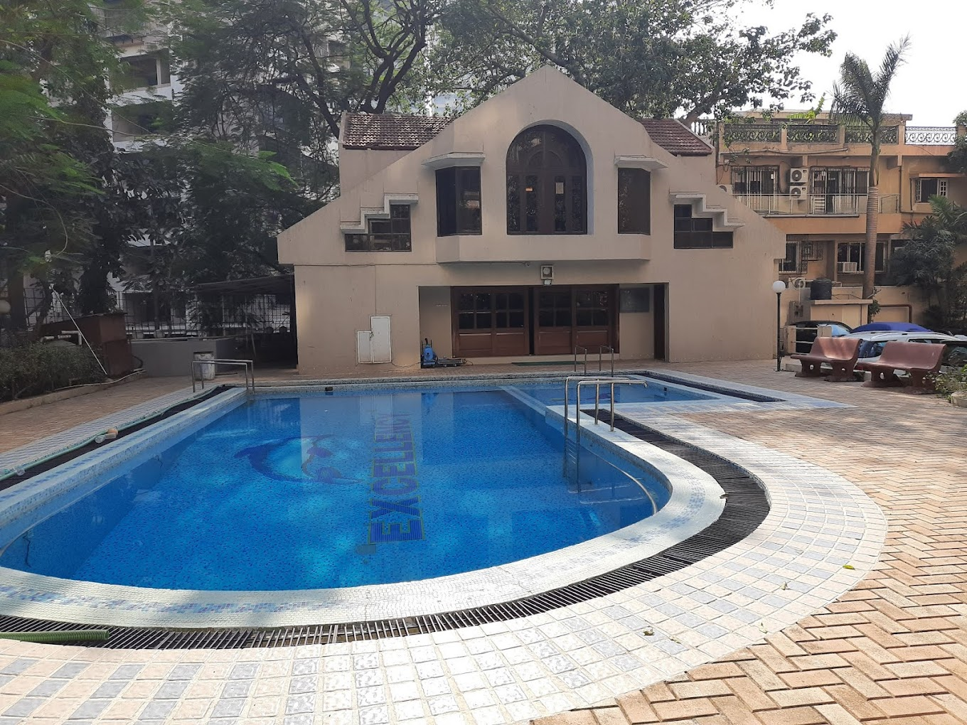 4 BHK Semi-Furnished in Excellency Society, Andheri West - Photo 3