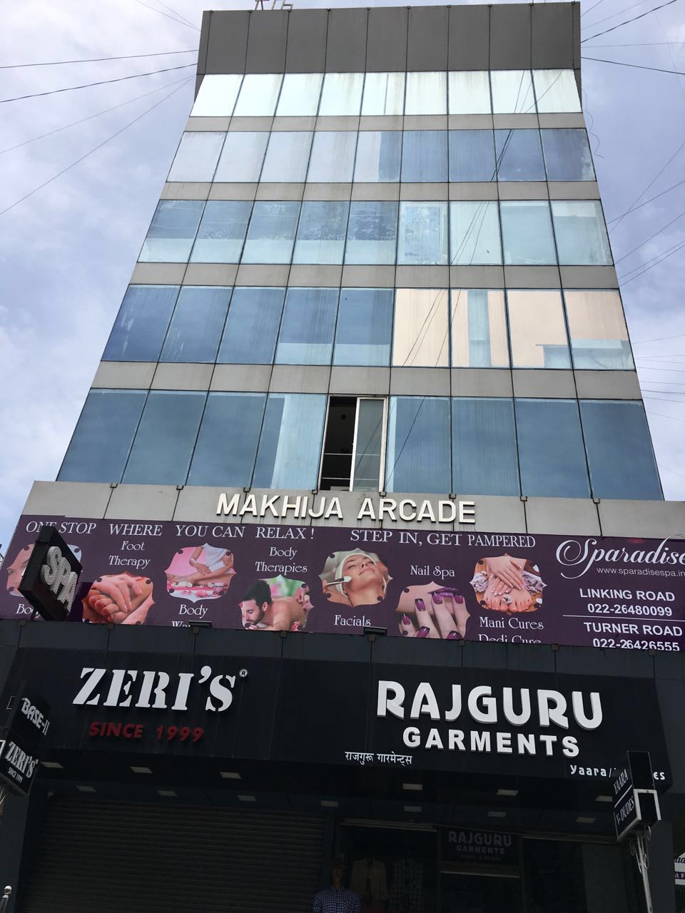 Office Semi-Furnished in Makhija Arcade , Bandra West