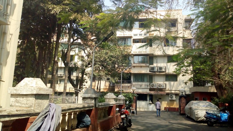 2 BHK Semi Furnished in Mansarovar , Walkeshwar