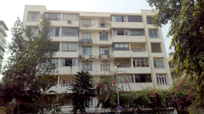1 BHK Fully Furnished in Sadhna , Peddar Road