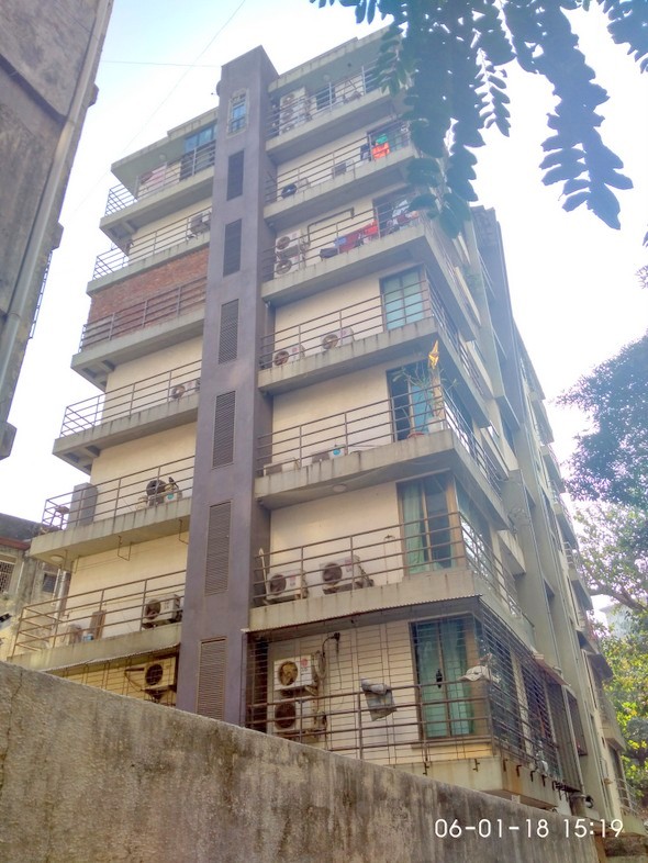 2 Semi-Furnished in Dreamland , Khar West