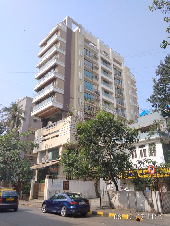 2 BHK Fully Furnished in West Side, Bandra West