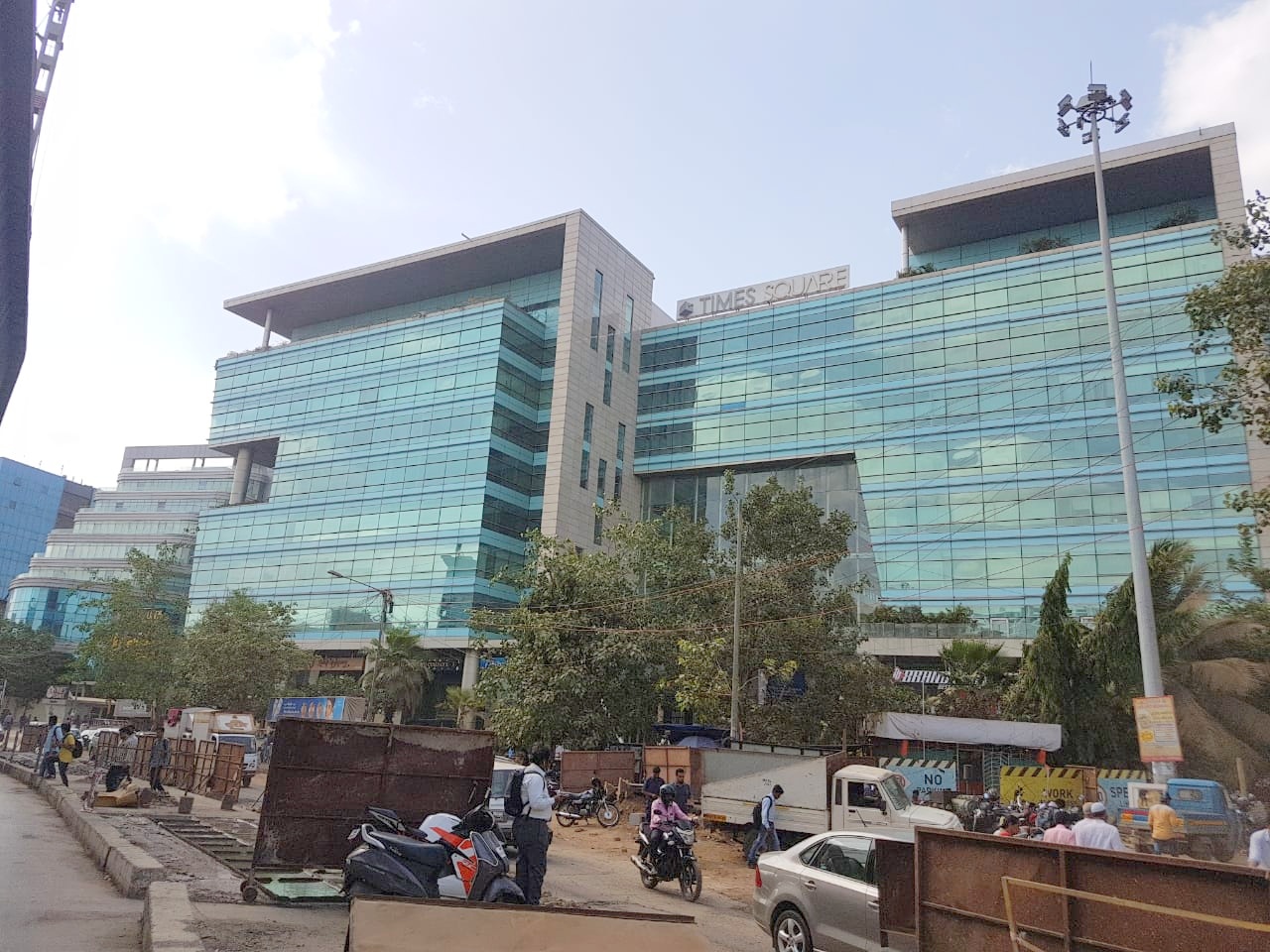 Office Semi Furnished in Times Square, Andheri East