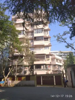 Solomon Apartment