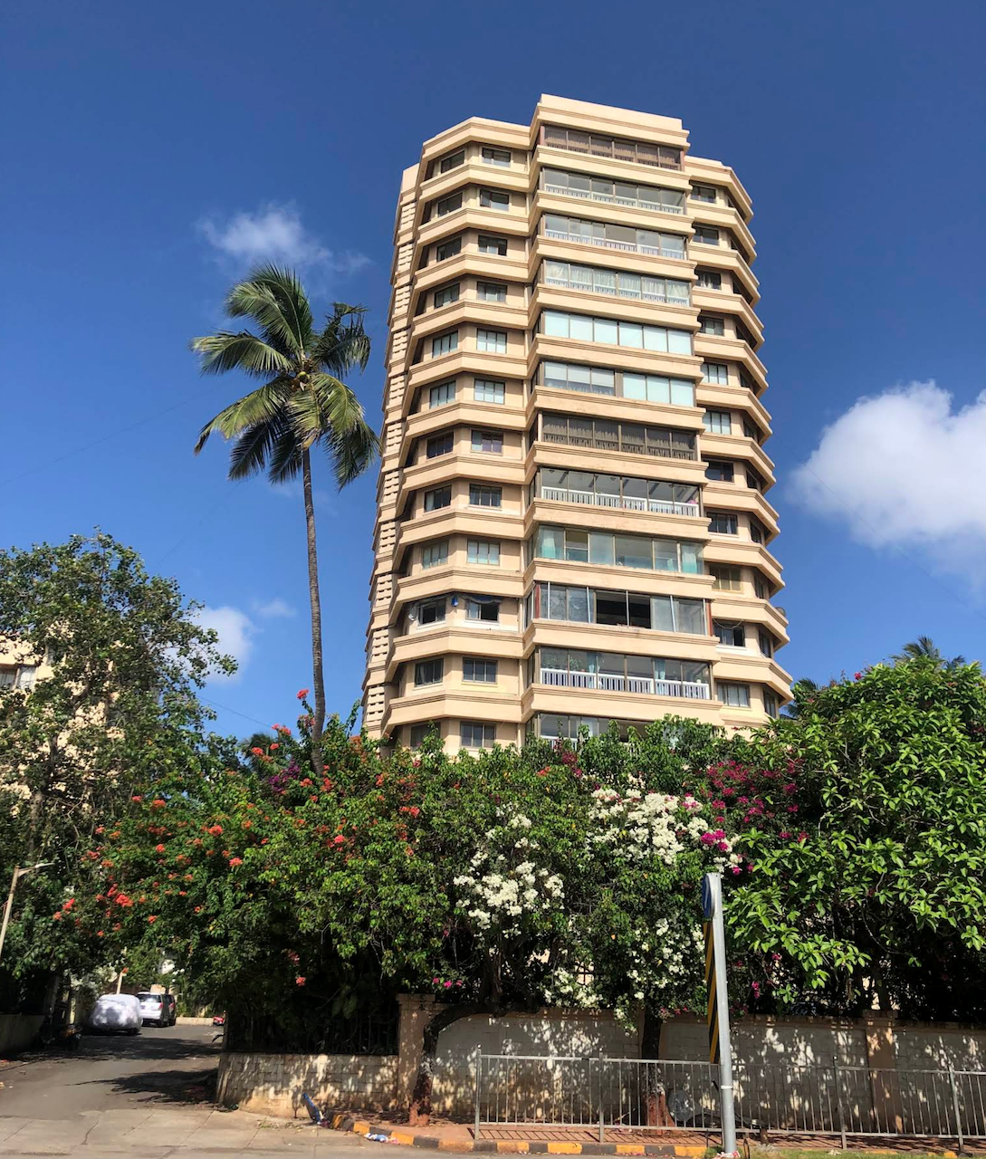 4 BHK Semi-Furnished in The Jackers, Bandra West