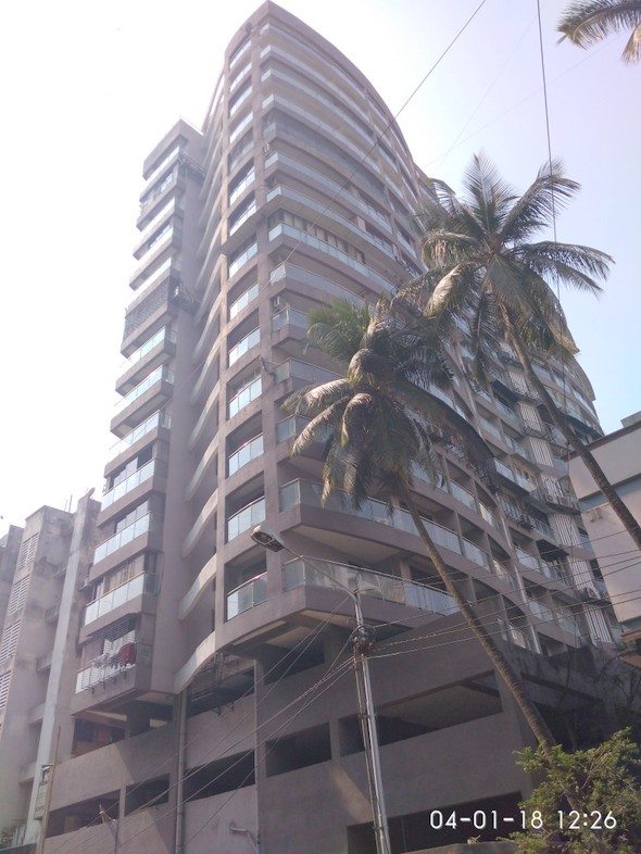 2 Semi-Furnished in Pioneer Heights , Khar West