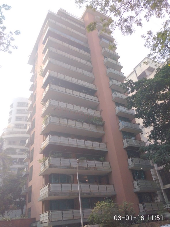 2 BHK Semi-Furnished in Anand Apartment , Khar West