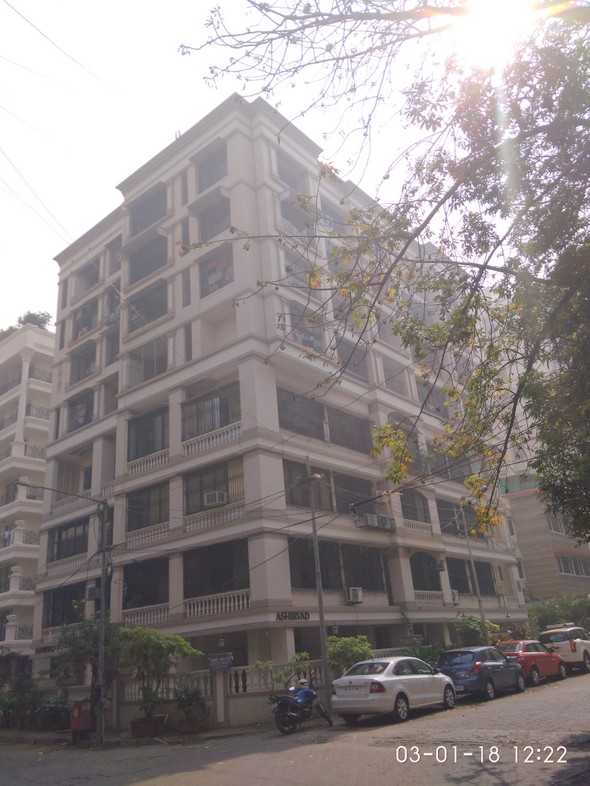 1 BHK Semi-Furnished in Ashirwad , Khar West