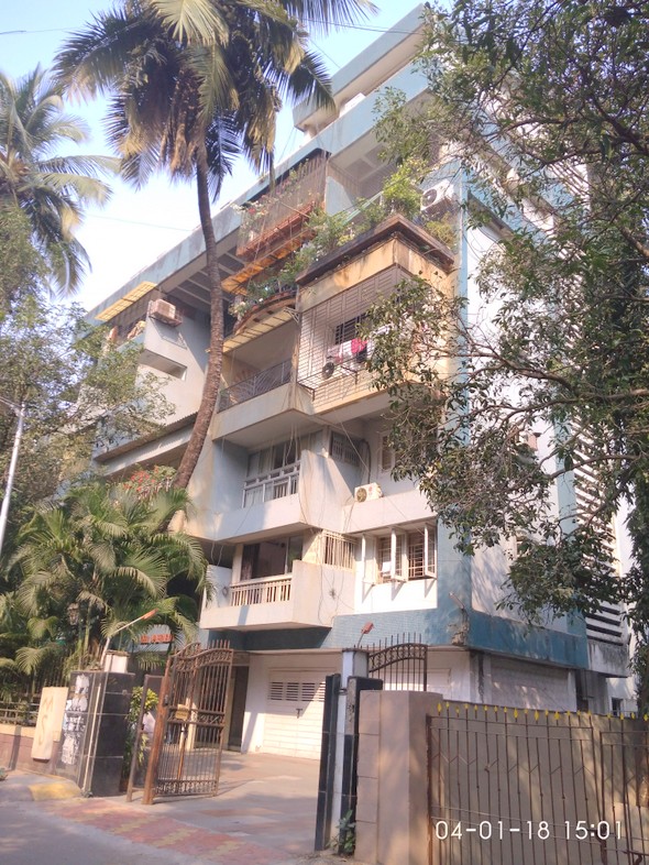 2 BHK in Neel Apartment, Khar West