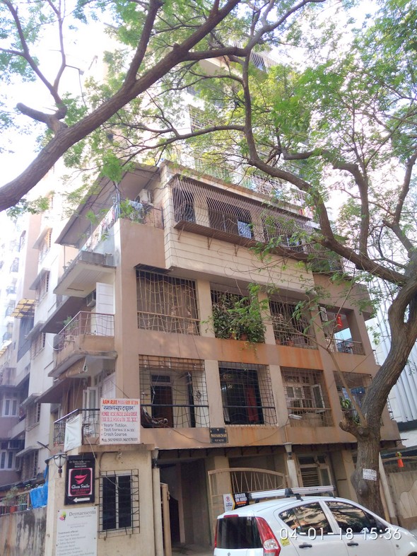4.5 Semi-Furnished in Makhan Dham , Khar West