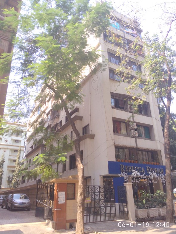 2 Semi-Furnished in Hari Niwas , Khar West