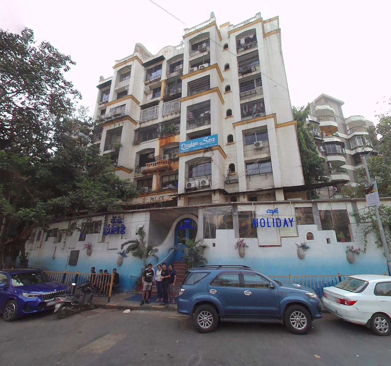 Office Semi-Furnished in Om Palace , Bandra West