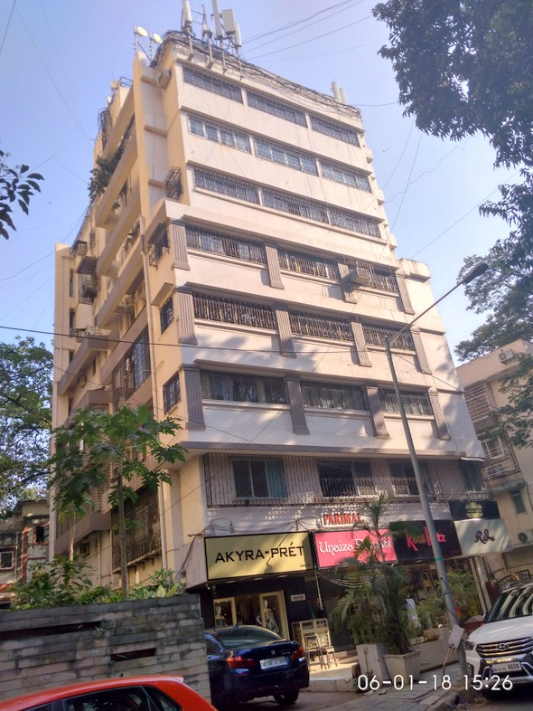 2 BHK Semi-Furnished in Parimal, Khar West