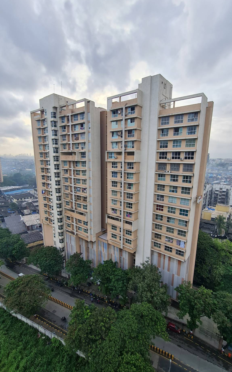2 BHK Semi-Furnished in Nahar Cayenne, Powai - Photo 2