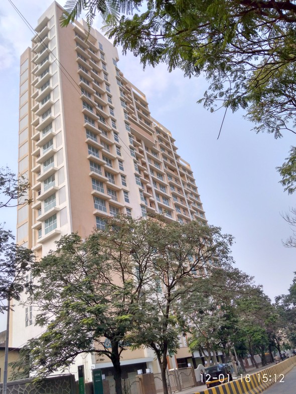 2 BHK Semi-Furnished in Nahar Cayenne , Powai