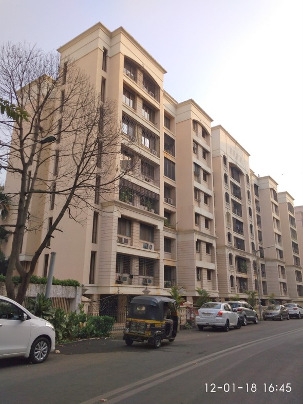 2 BHK Semi-Furnished in Gauri Excellancy , Kandivali West