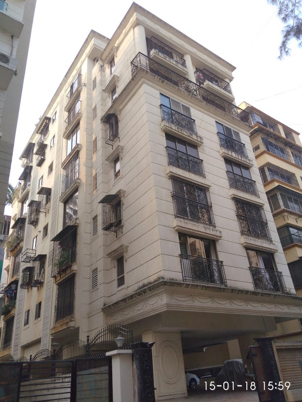 3 BHK Semi-Furnished in Shivraj Classic, Khar West