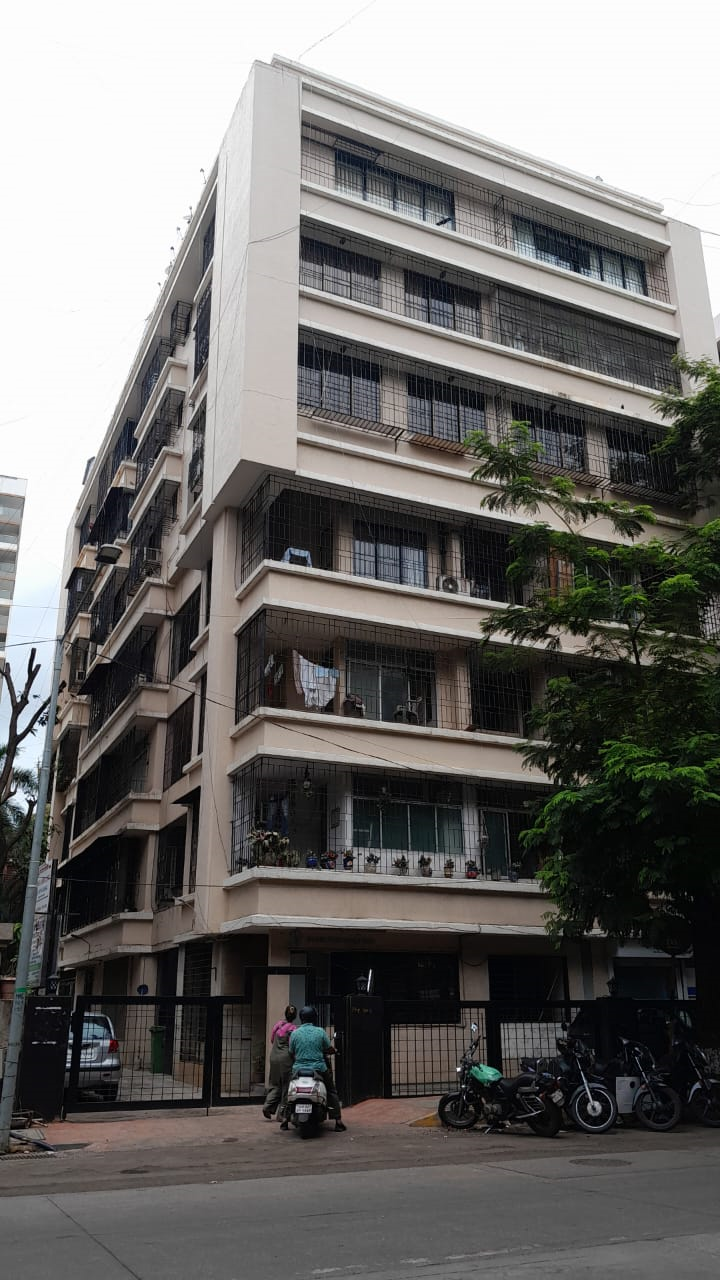 3.5 BHK Semi-Furnished in Belfer, Bandra West
