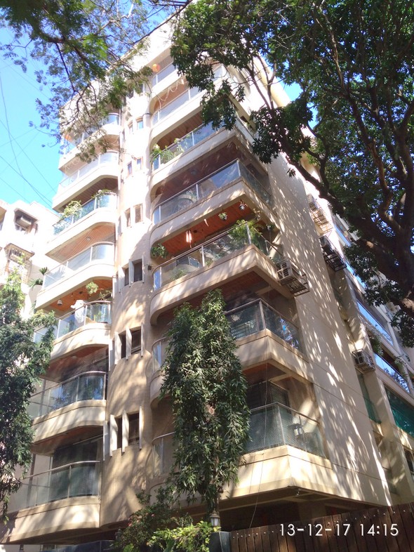 3.5 BHK Semi-Furnished in Bellisima , Bandra West