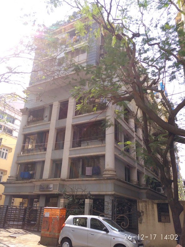 4 BHK Luxuriously Furnished in Blue Rose, Bandra West