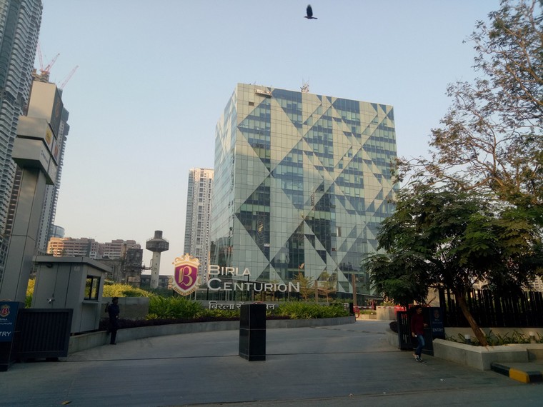 4 Semi-Furnished in Marina Bay , Worli