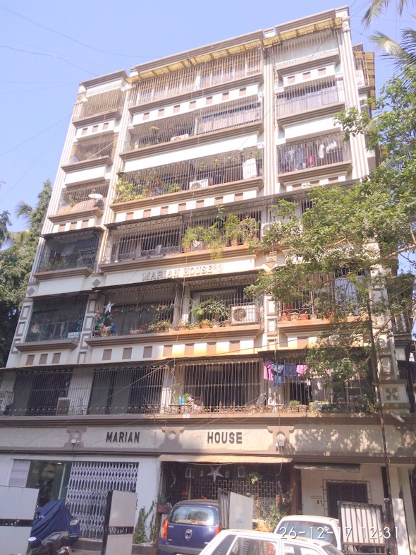 2 BHK Semi-Furnished in Marian House , Bandra West