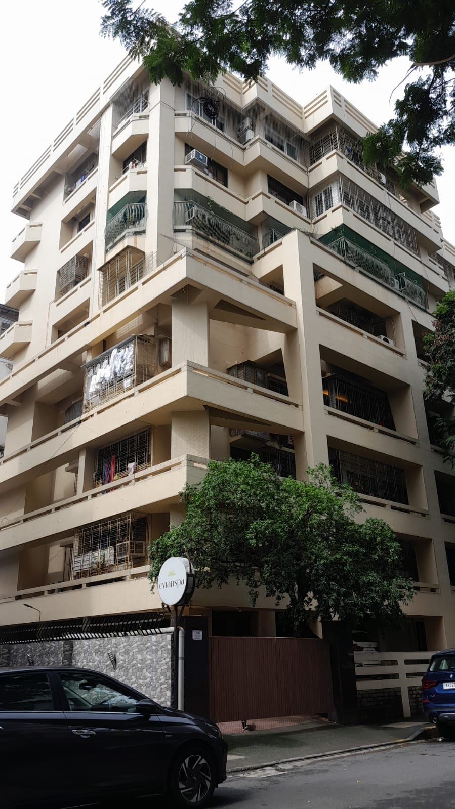 2 BHK Fully Furnished in Neel Sagar, Bandra West