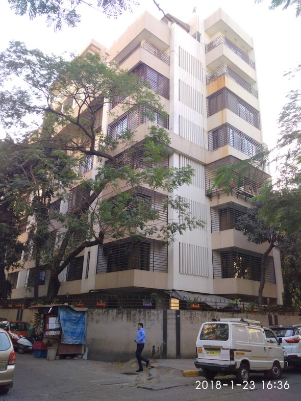 2 BHK Semi-Furnished in Casablanca , Santacruz West