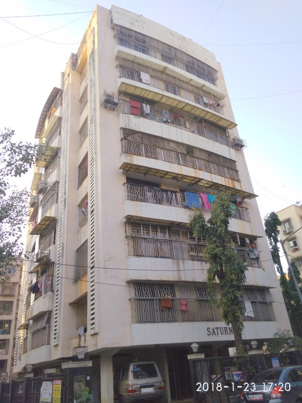 2 BHK Semi-Furnished in Saturn , Santacruz West