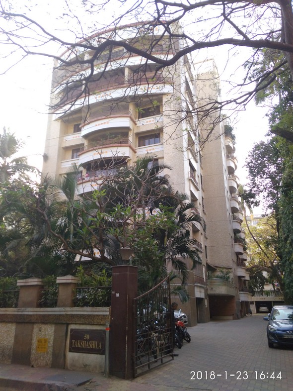 2 BHK Semi-Furnished in Takshashila , Santacruz West