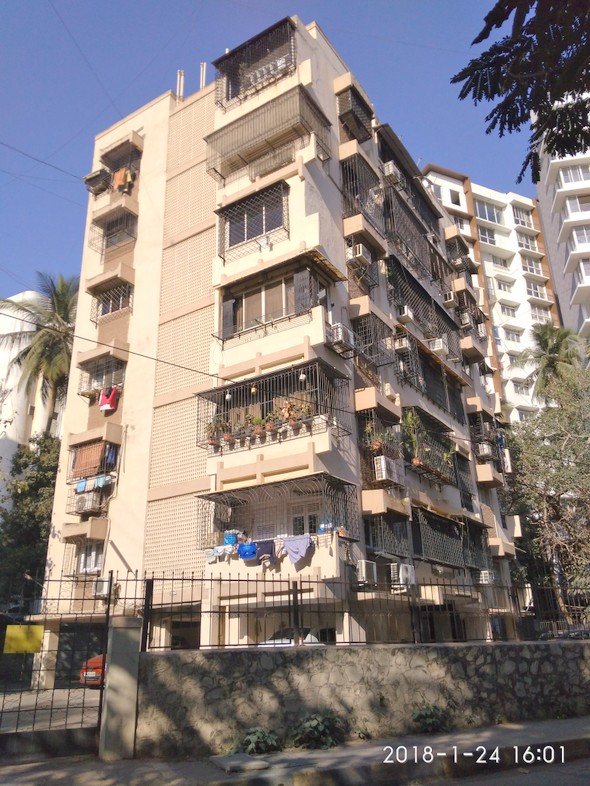 2 Semi-Furnished in Palm Crest , Santacruz West
