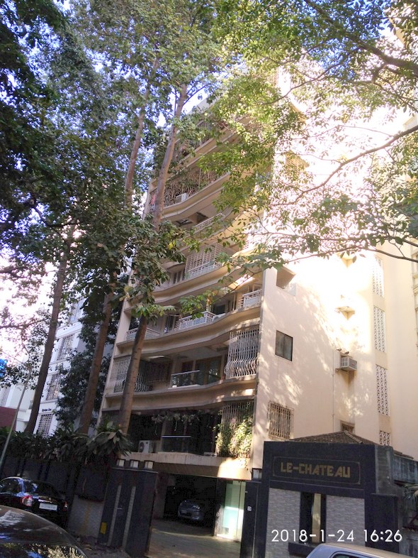 4 BHK Semi-Furnished in Le Chateau , Santacruz West