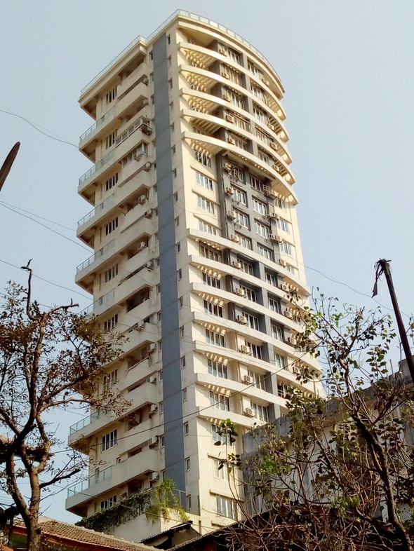 2 BHK Semi-Furnished in Mermit Tower , Lower Parel