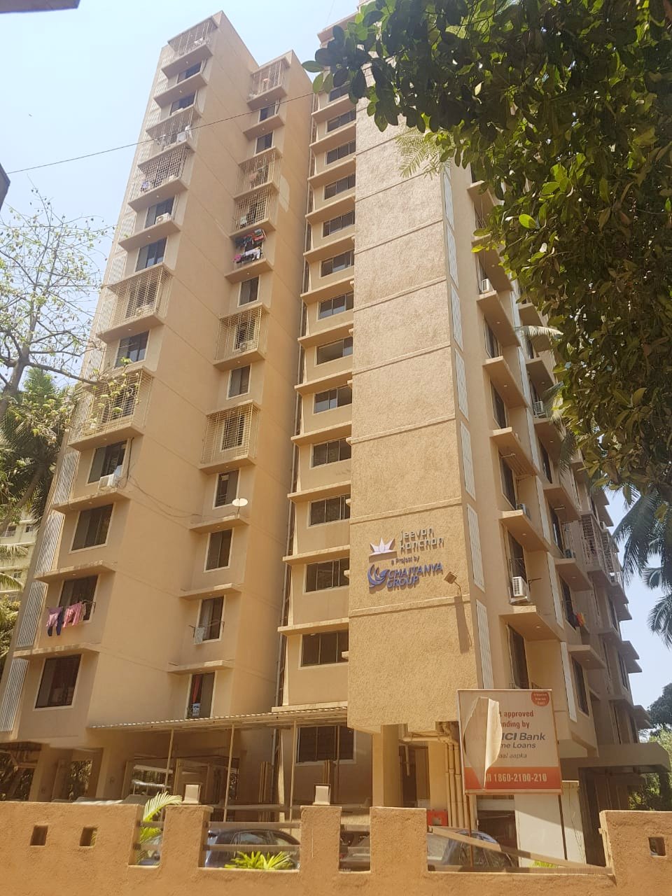 2.5 Semi-Furnished in Jeevan Kanchan , Andheri West