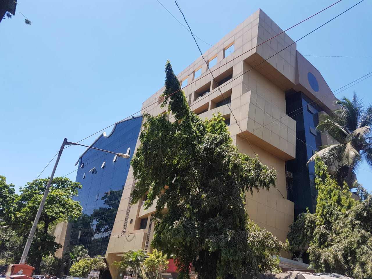 Office Semi-Furnished in Raylon Arcade , Andheri East