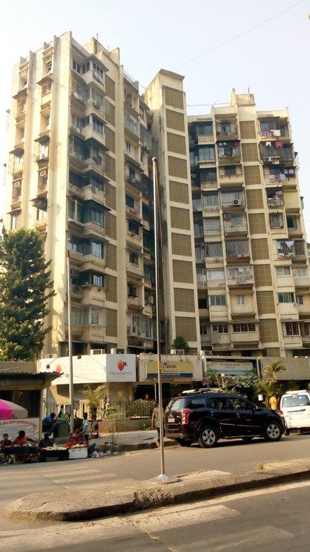 4 BHK Semi-Furnished in Silver Apartment , Prabhadevi