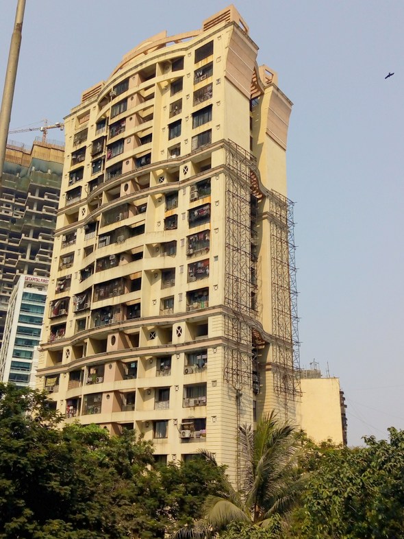 2 BHK Semi-Furnished in RITU APARTMENT , Walkeshwar