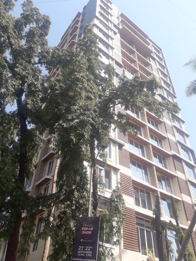 3 BHK Semi Furnished in Jaswant Heights, Khar West
